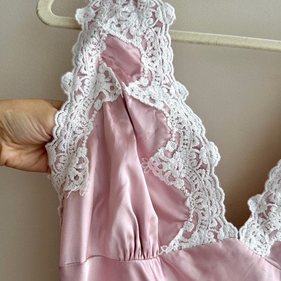 Le Lis Collection Satin and Lace Trim Mini Dress, Size Medium, Pink, NWT - Picture 12 of 16